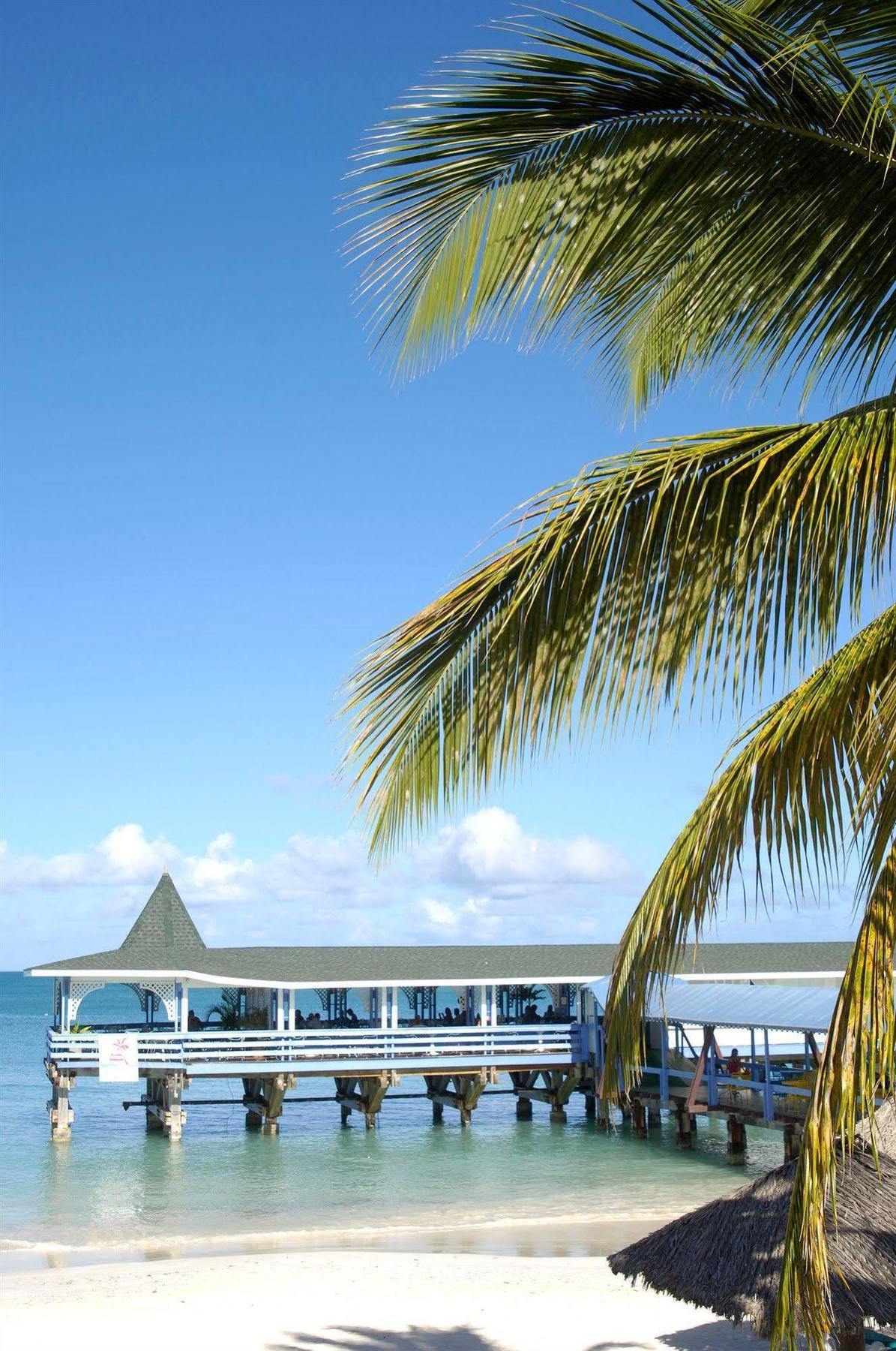 Starfish Halcyon Cove Hotel Golful Dickenson Exterior foto